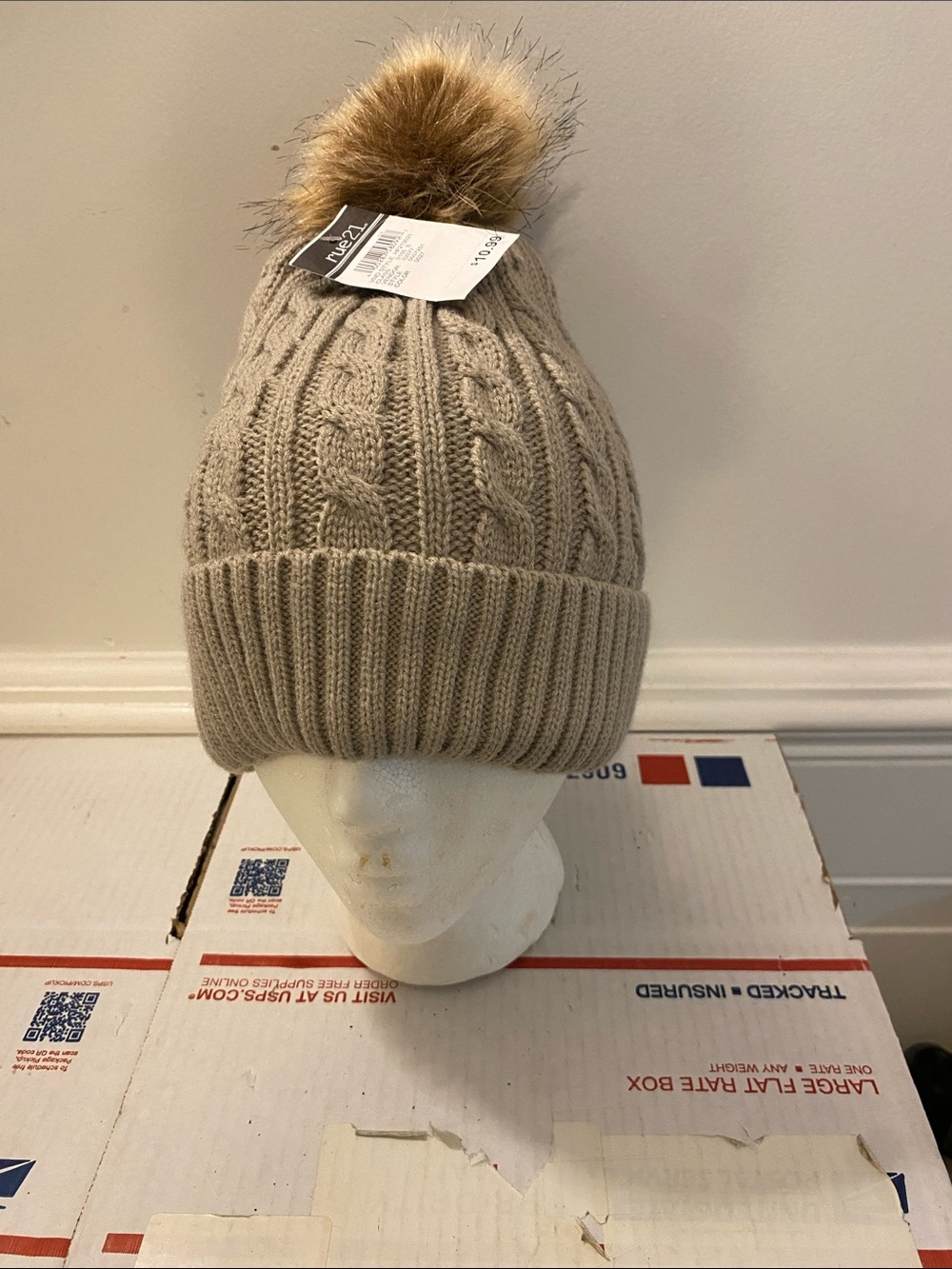 Woman one size cap New With Tags